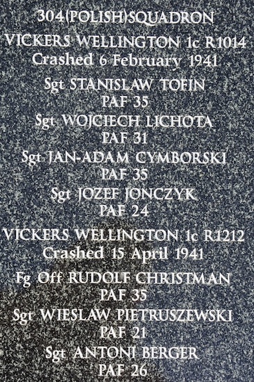 bleasby aircrews memorial wellingtons r1014 and r1212 1